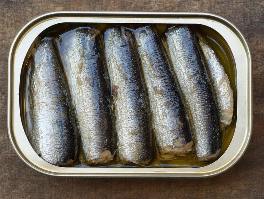 Sardinha em conserva na lata